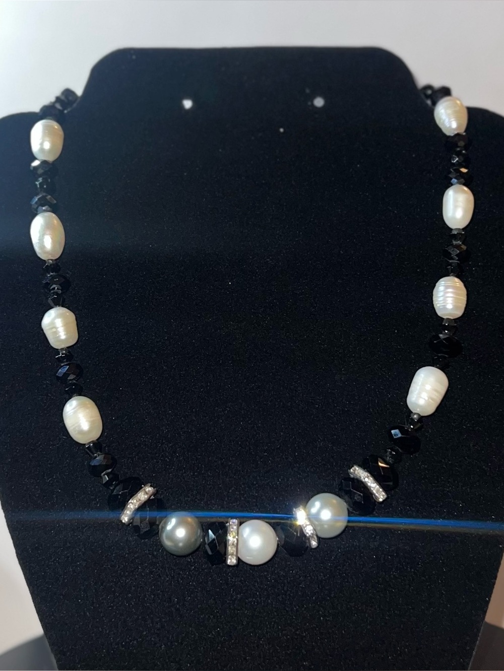 Elegant Pearl and Black Bead Women's Necklace - Unbranded